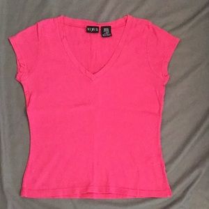 Woman’s short sleeve V-neck Tee